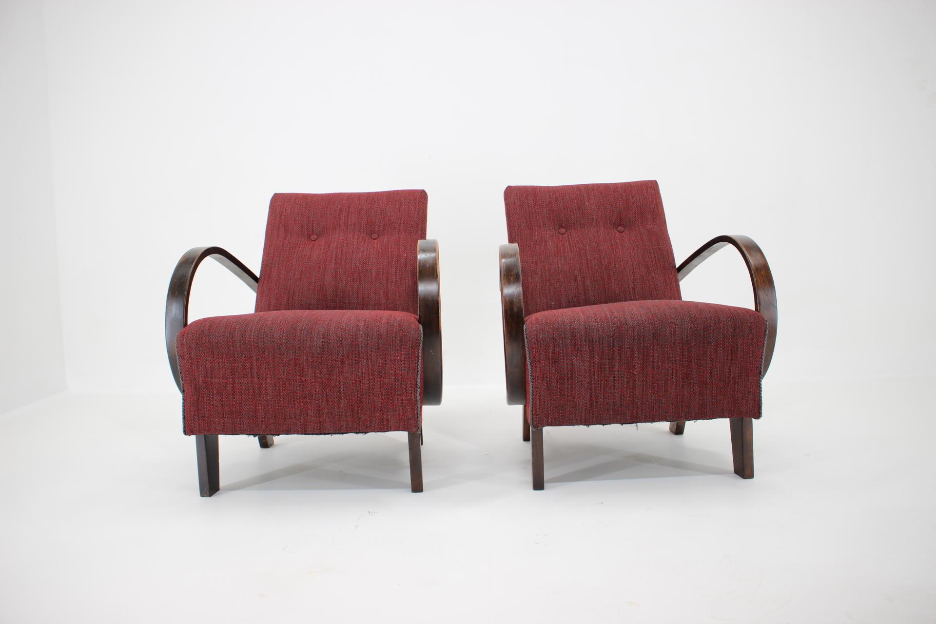 Mid-20th Century Pair of Armchairs Designed by Jindrich Halabala, 1950s For Sale