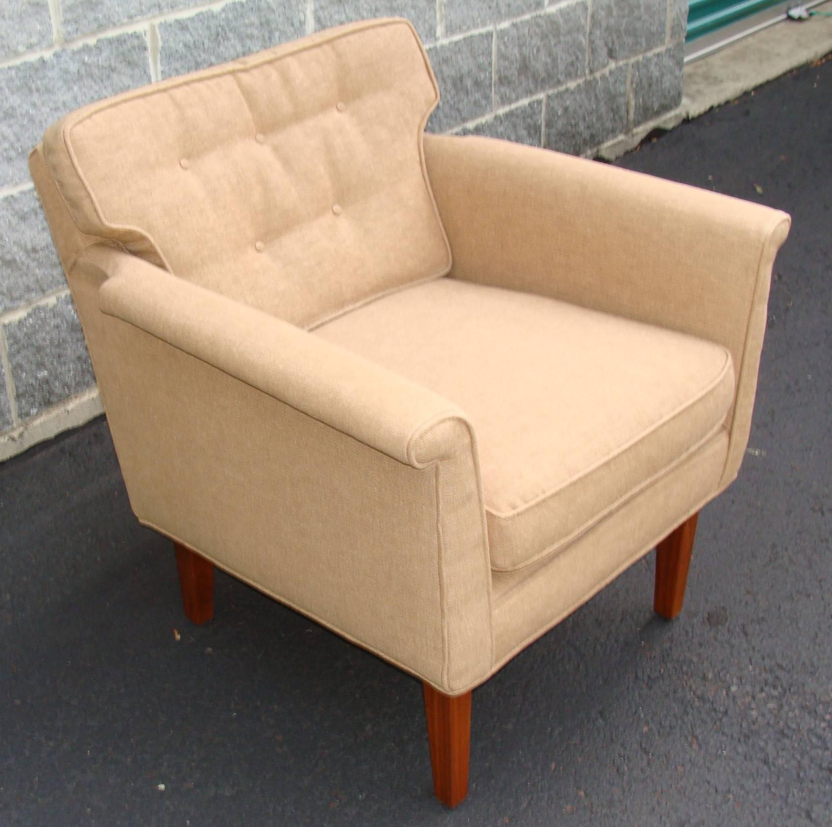 Superb vintage design from Edward Wormley for Dunbar, model 5706. These chairs were included in the 