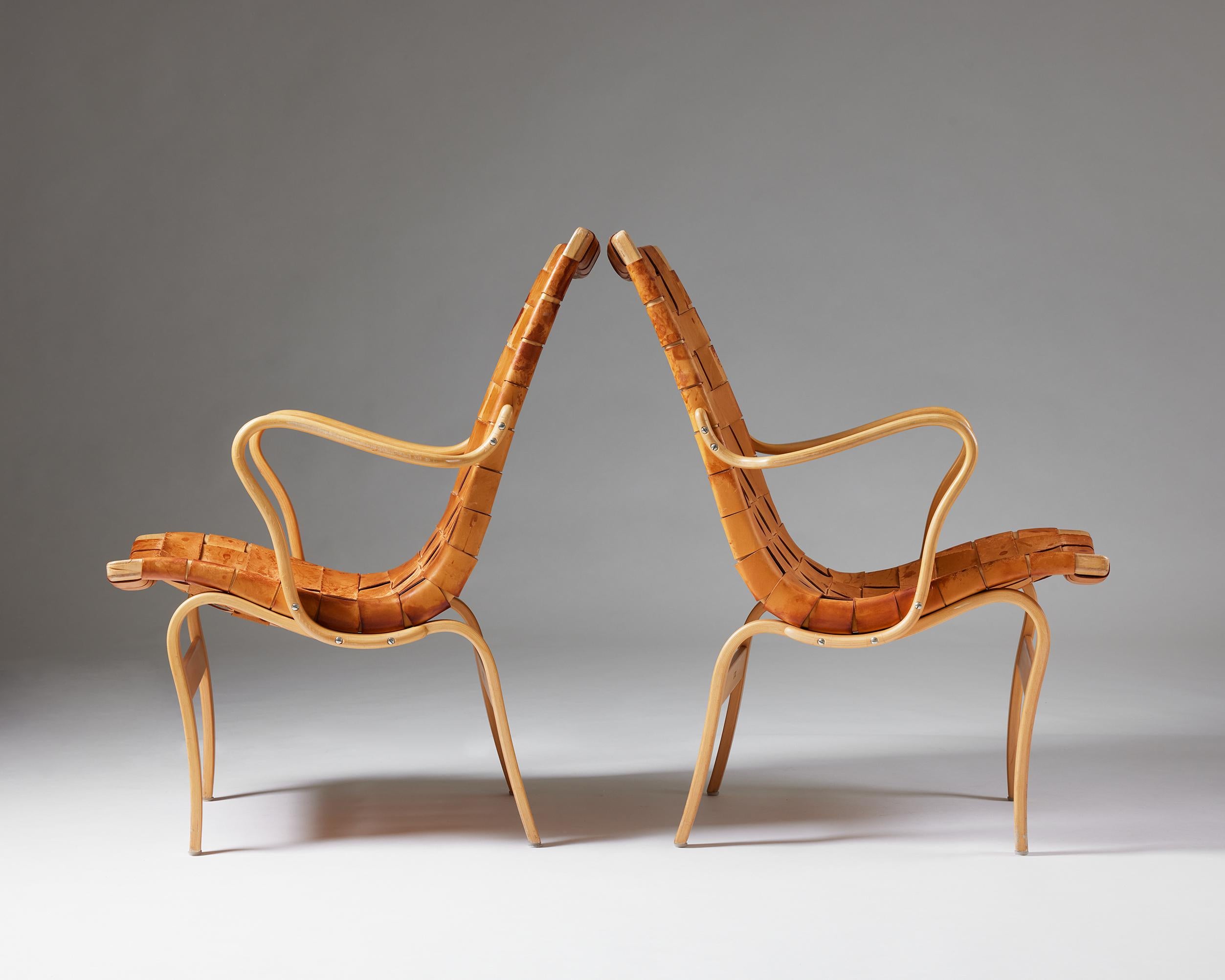 Leather Pair of armchairs ‘Eva’ designed by Bruno Mathsson for Karl Mathsson, Swedish For Sale