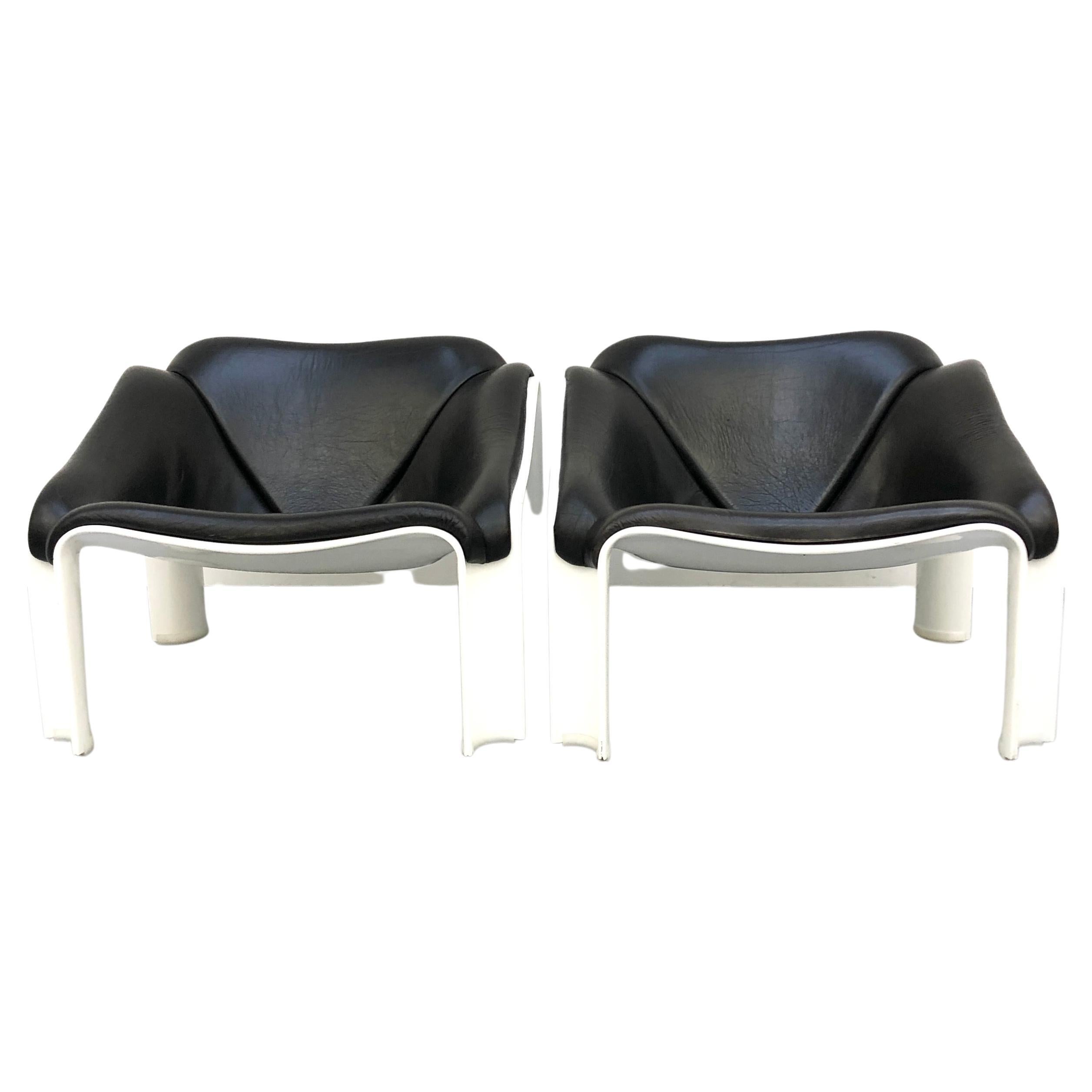 Pair of Armchairs F300 by Pierre Paulin