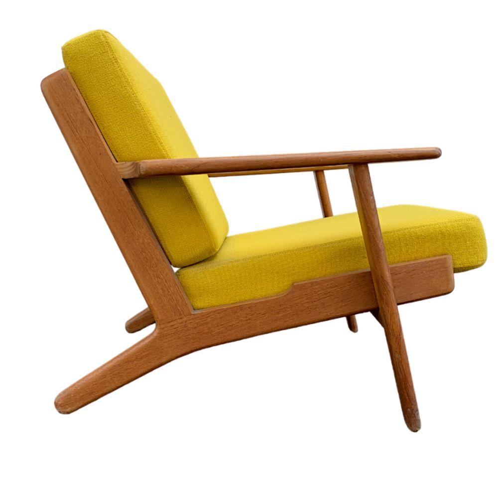 Milieu du XXe siècle Paire de fauteuils pour Getama par HANS WEGNER en vente
