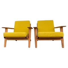 Pair of armchairs for Getama BY HANS WEGNER