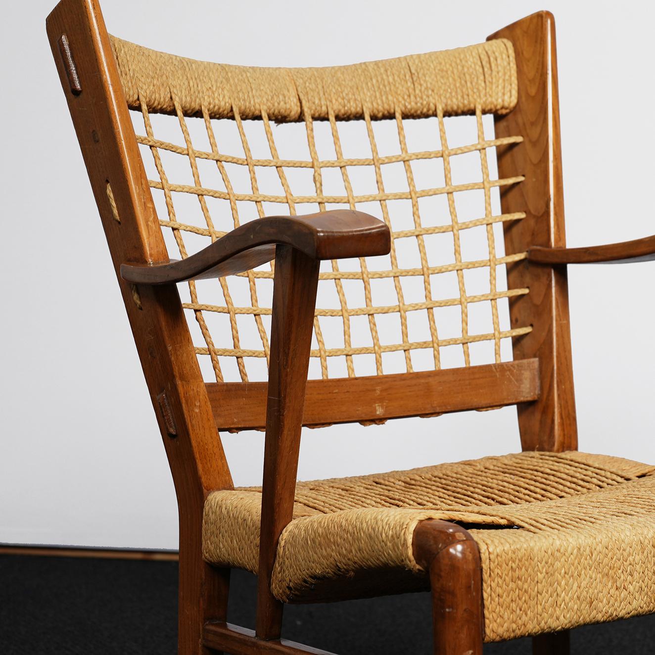 Italian Pair of Armchairs For Sale