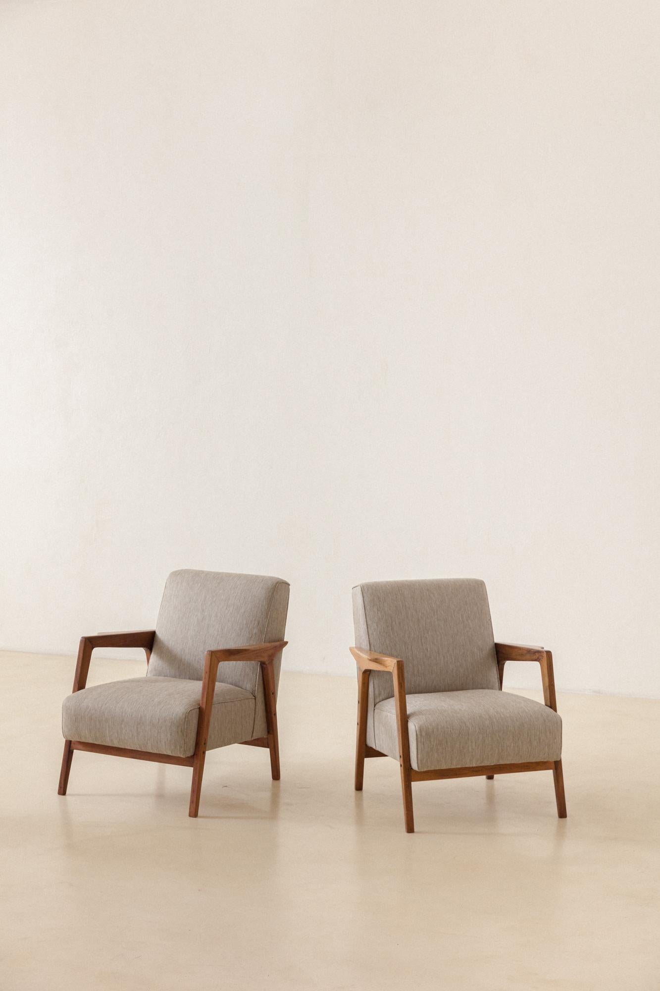 Linen Pair of Armchairs from Hotel Nacional in Brasilia, c. 1960, Midcentury Brazilian For Sale