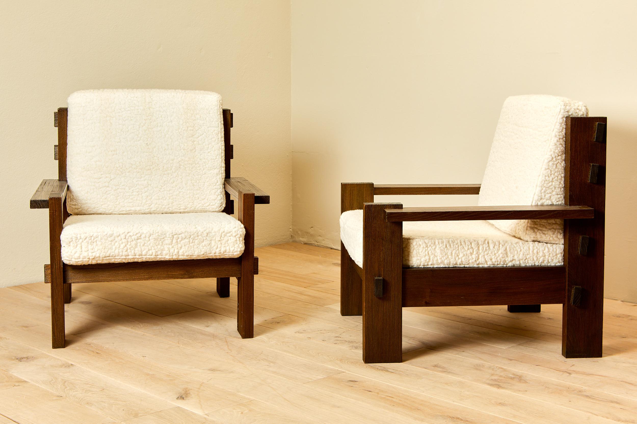 Pair of armchairs, Guiseppe Rivadossi,
natural wood for officina Rivadossi,
cushion cover redone in sheepskin loops,
circa 1980, Italy.
Good used condition.
Height 80 cm, seat height 40 cm, width 78 cm, depth 76 cm.
