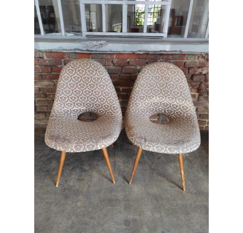 Paire de fauteuils en tissu beige, Danemark, 1960

Informations complémentaires :
Pays de fabrication - Tchécoslovaquie
Période de conception - 1960
Période de production - 1960
Style - Midcentury
MATERIAL - Bois et tissu
Couleur - Marron clair /