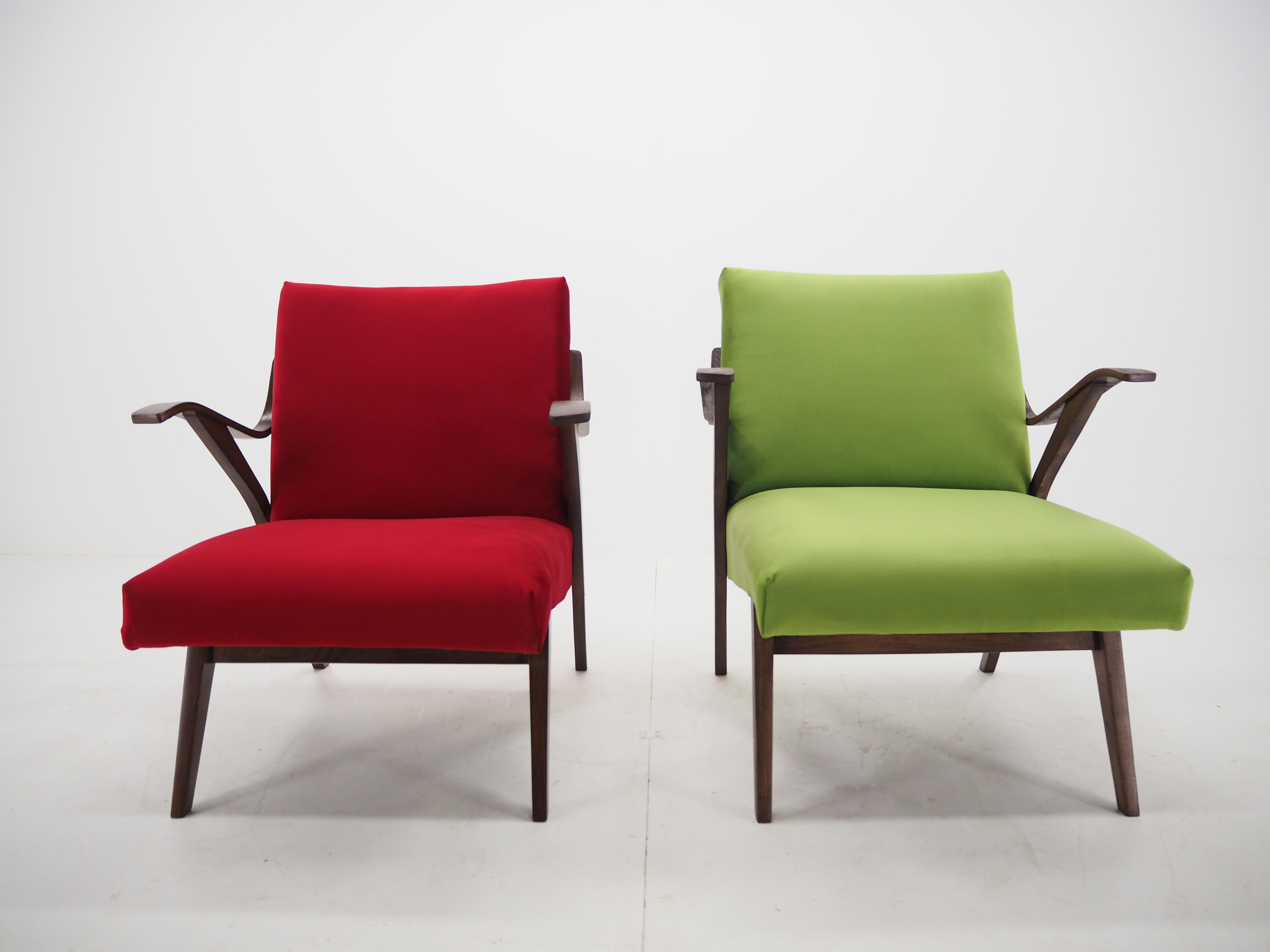 Mid-20th Century Pair of Armchairs in Brussels Style, by Tatra Pravenec, Czechoslovakia, 1960s