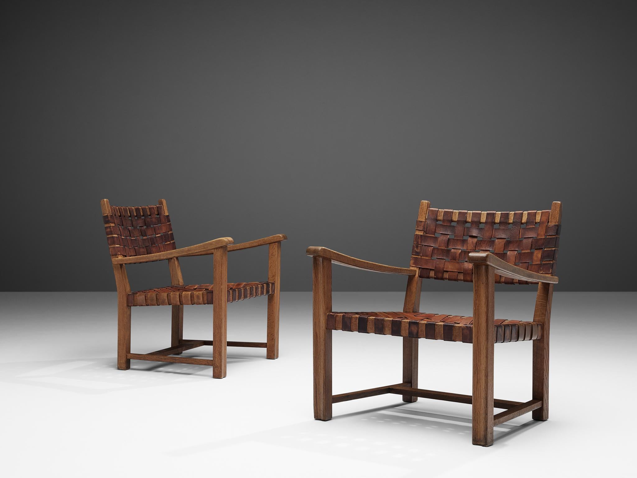 Mid-Century Modern Pair of Armchairs in Cognac Leather and Oak For Sale