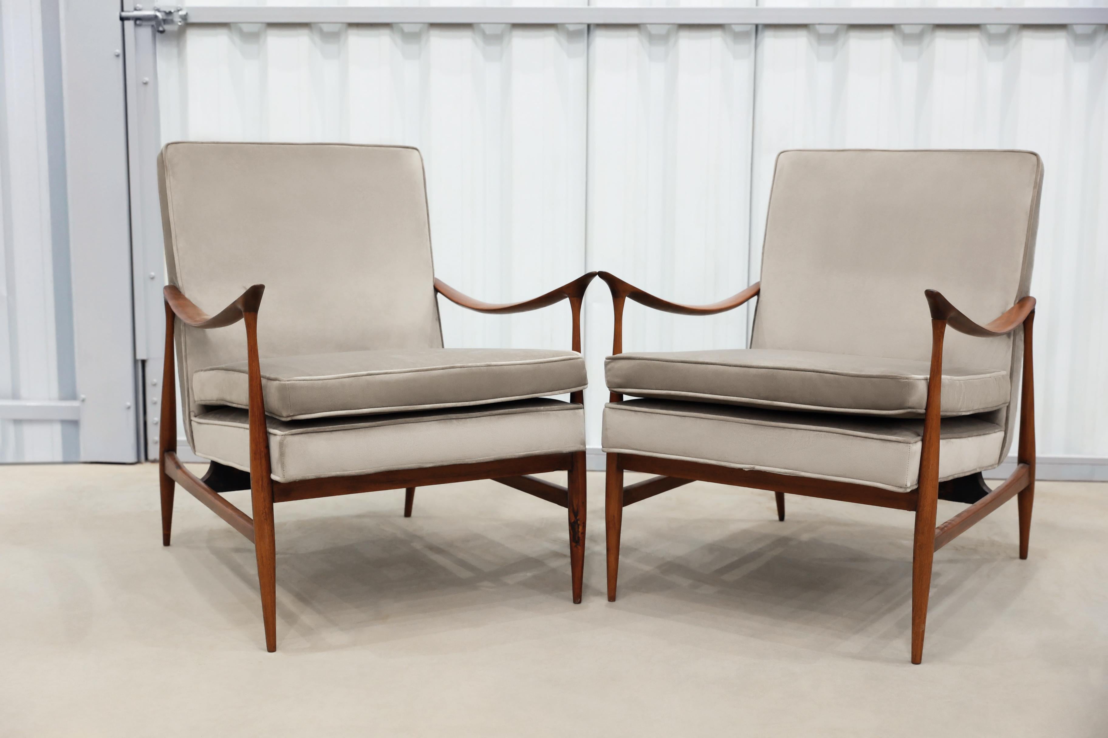 Velvet Brazilian Modern Armchairs in Hardwood & Brown Fabric, Jorge Zalszupin, c. 1950s For Sale