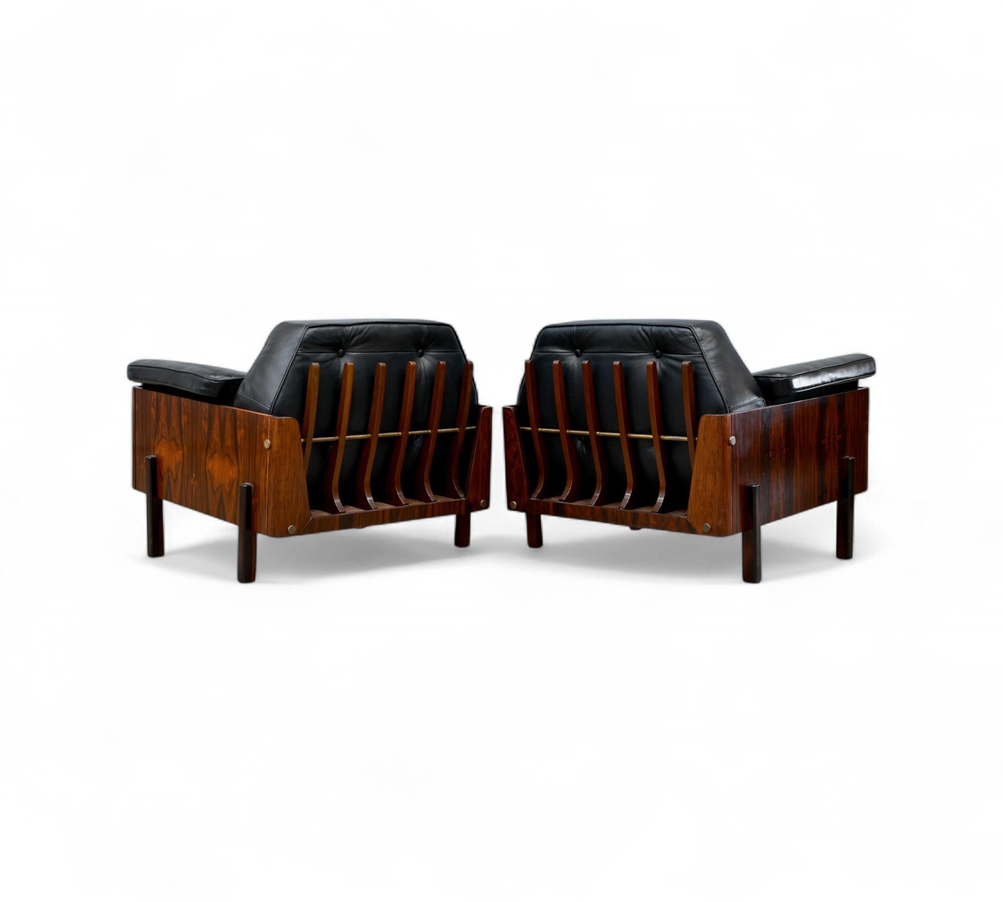 Brazilian Pair of Armchairs in Hardwood & Black Leather, Bertomeu, 1960s - Lot 684A For Sale