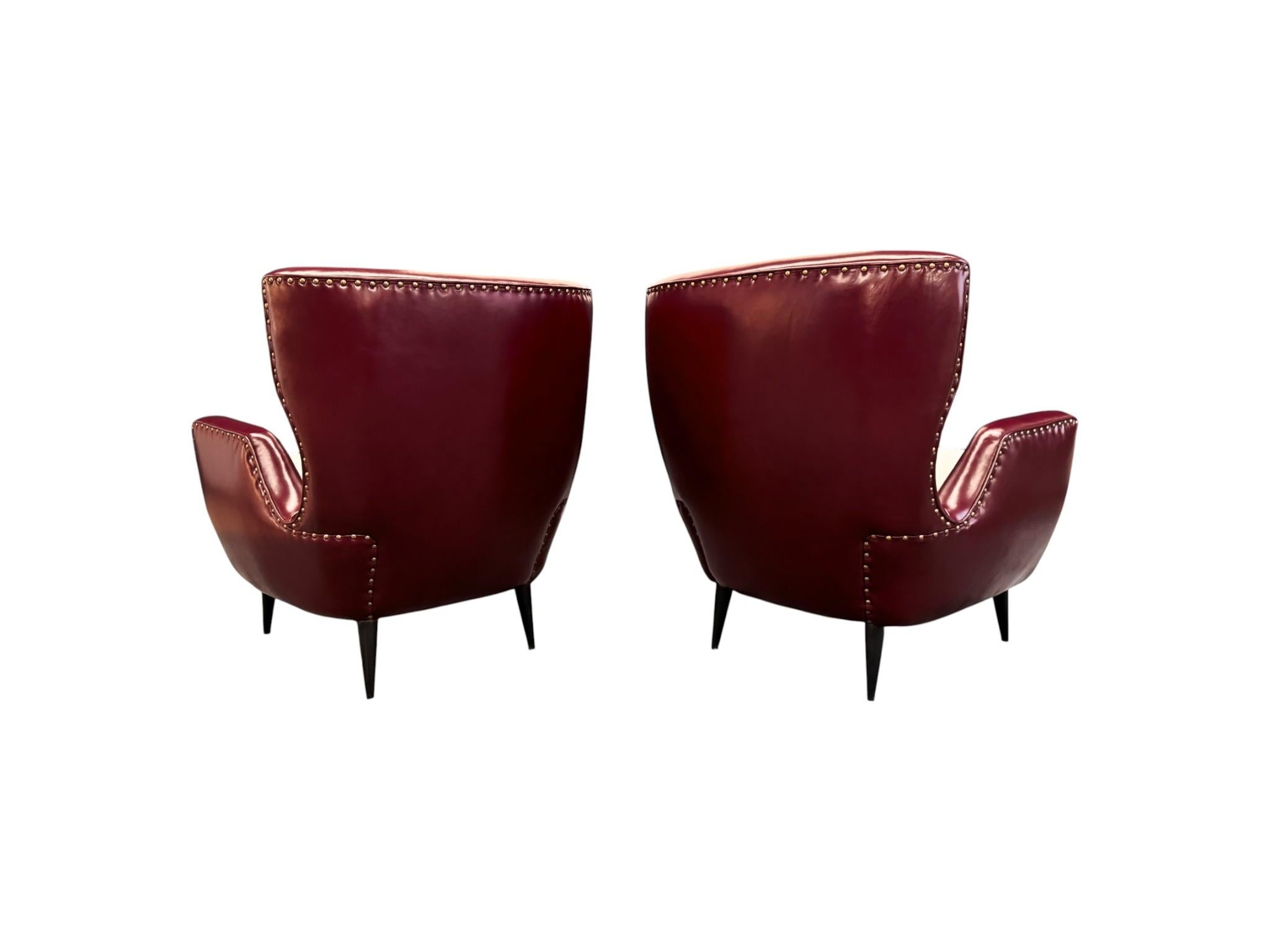 Pareja de Sillones en Madera, Cuero y Boucle, Carlo Hauner, Años 50 - Lote 466 siglo XX en venta