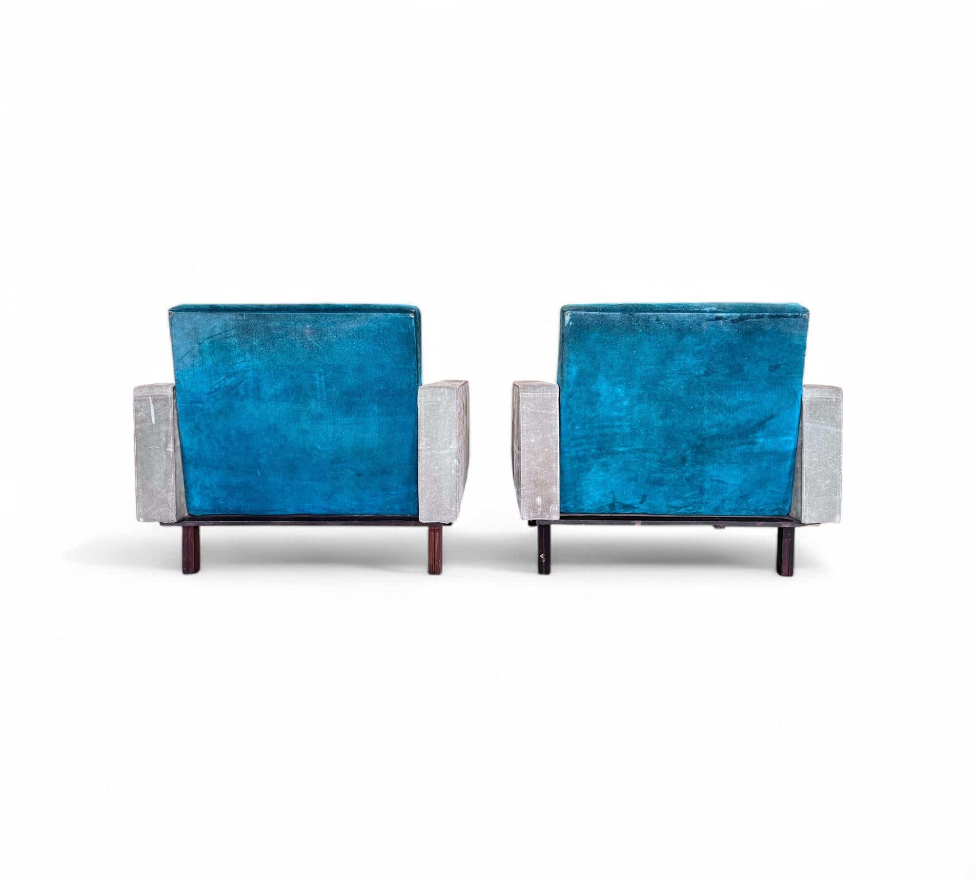 Paire de fauteuils en bois dur et daim, Cimo, années 1960 - Lot 635 Bon état - En vente à New York, NY