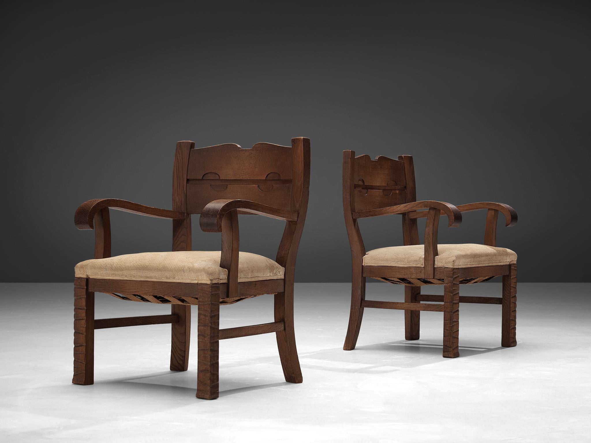 Ernesto Valabrega, pair of armchairs, oak, fabric upholstery, Italy, ca. 1935

Pair of armchairs in oak and beige, floral patterned upholstery by Italian designer Ernesto Valabrega. A wide upholstered seat provides great comfort. Also the armrests