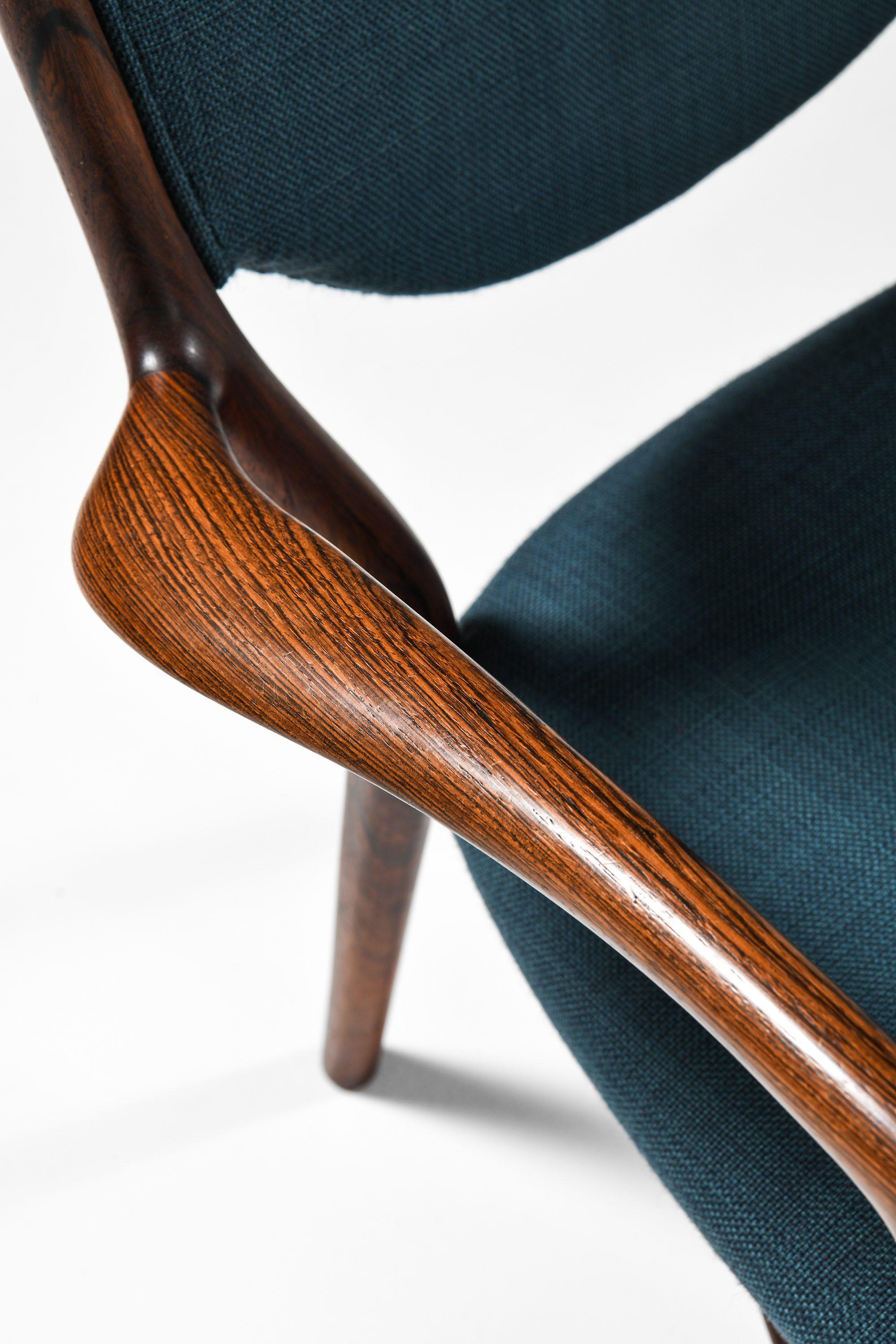 Coppia di poltrone in legno di palissandro e tessuto originale di Finn Juhl, 1946 in vendita 1