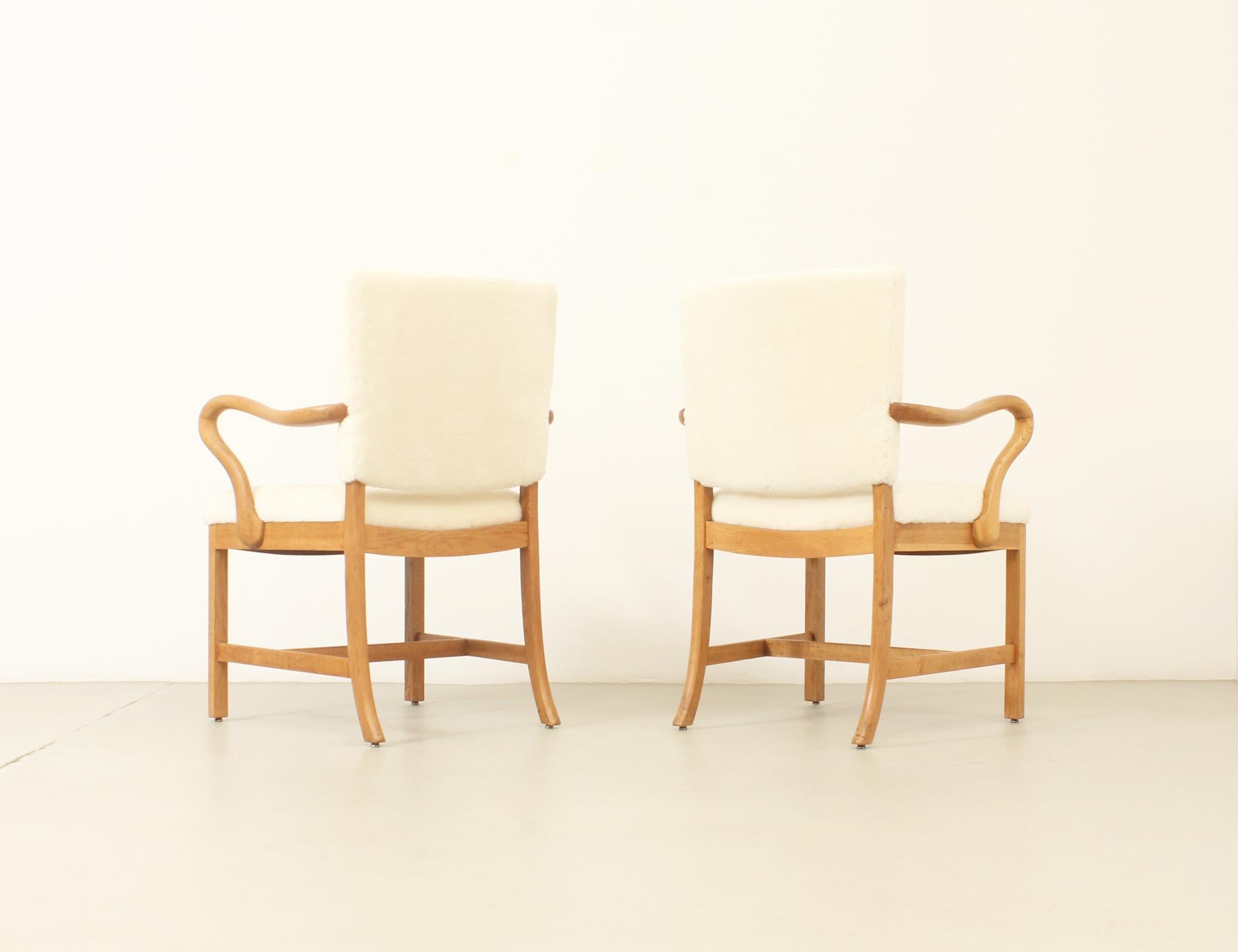 Coppia di poltrone in pelle di pecora di Jacob Kjaer, Danimarca, anni '30 in vendita 6