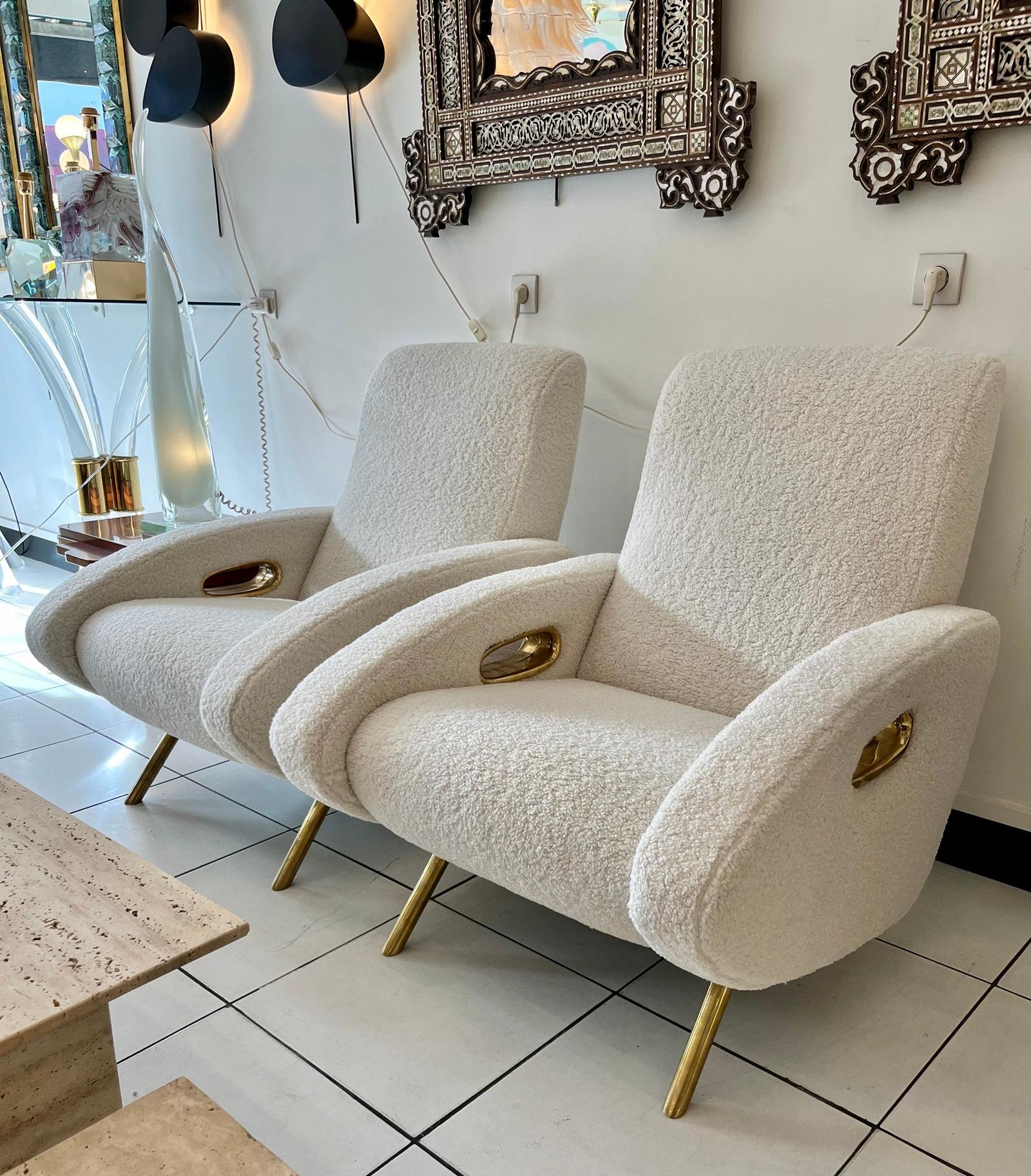 European Pair of Armchairs in Soft White Fabric For Sale