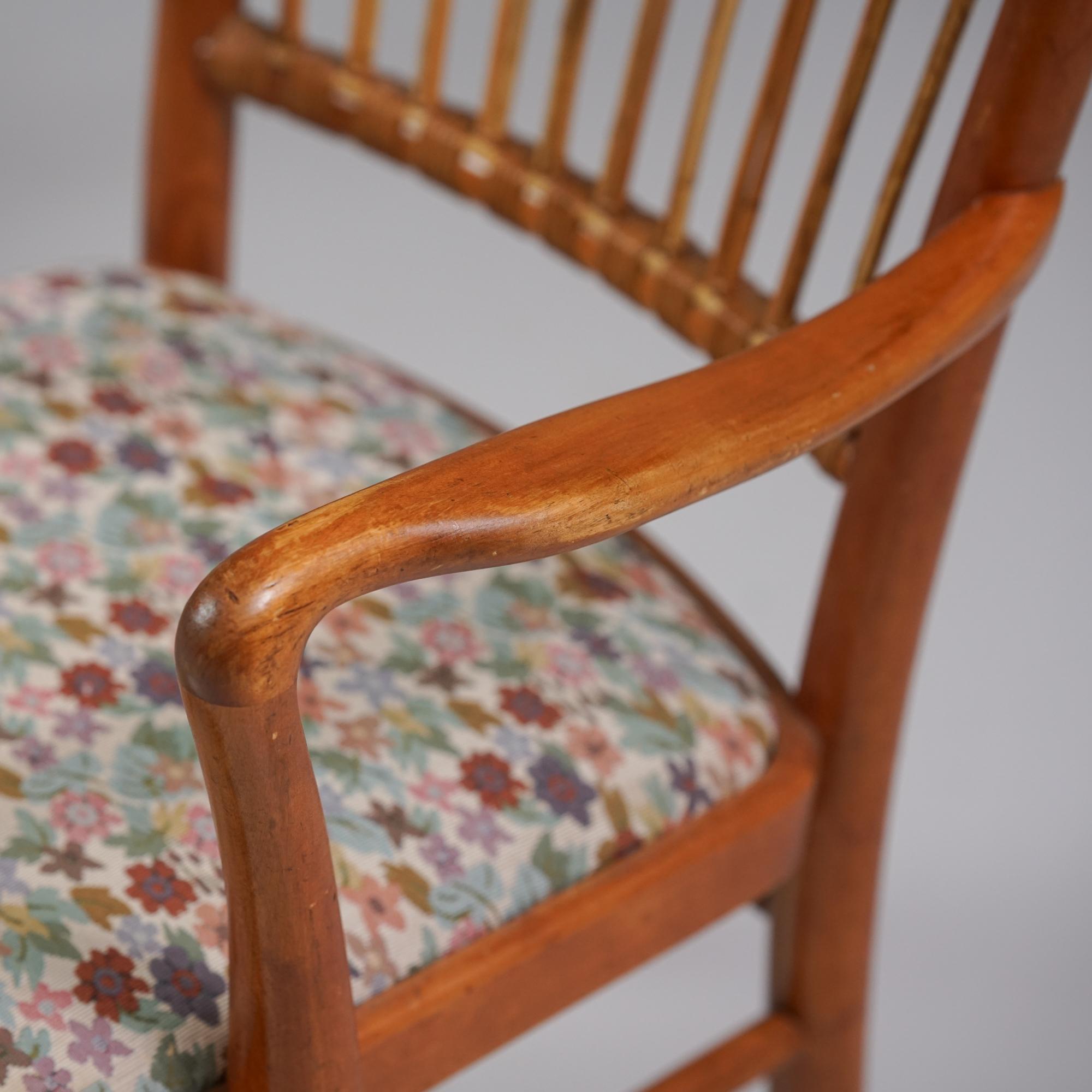 Mordenzato Coppia di poltrone in stile Josef Franck, Finlandia, anni '40 in vendita