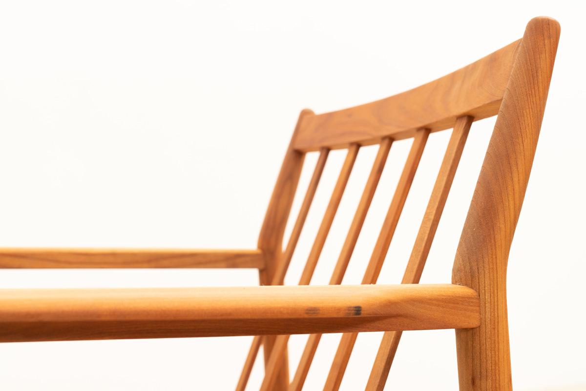 Coppia di poltrone in teak in vendita 1