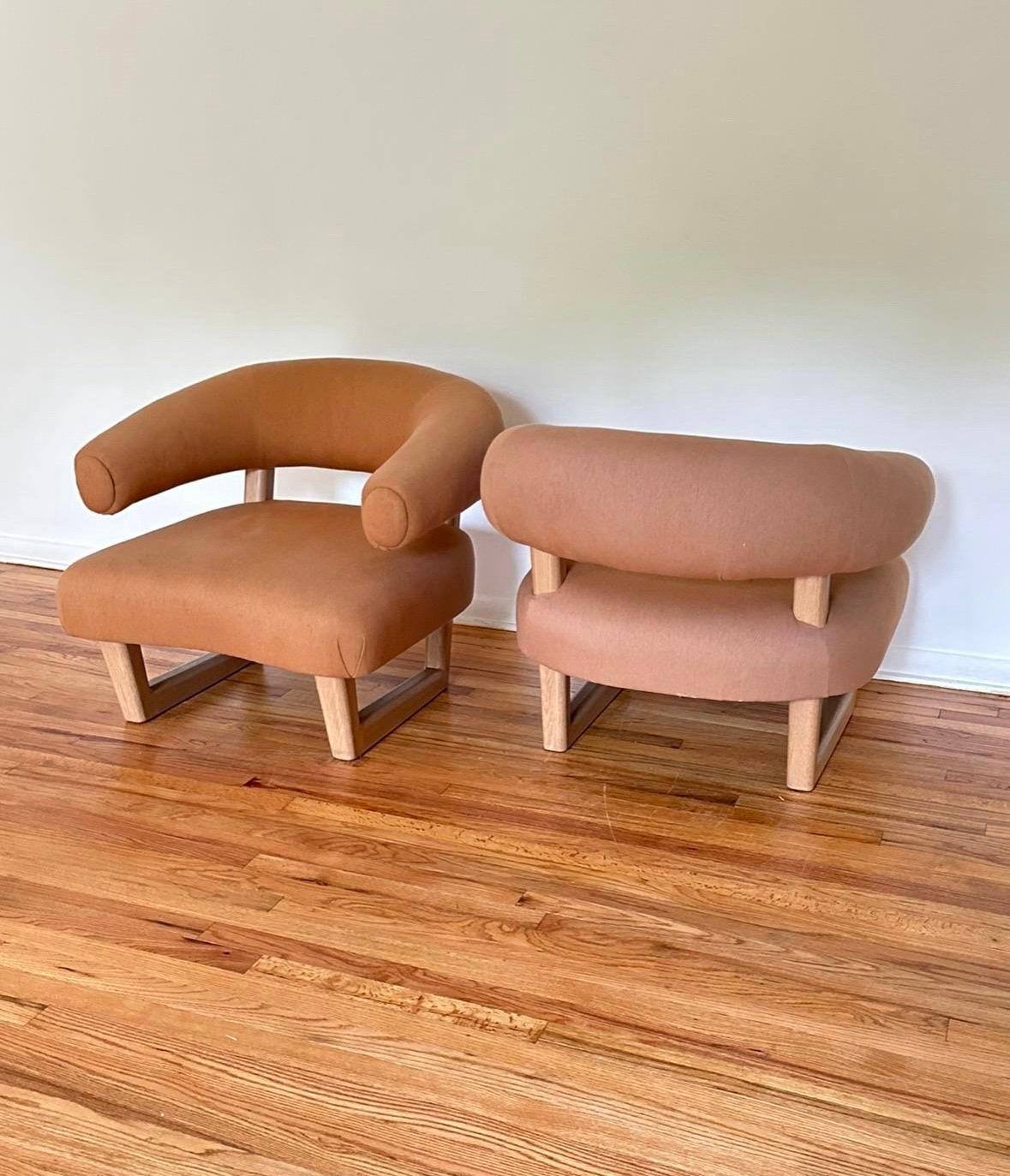 Italian Pair of Armchairs by Peter Marino for the Getty Nyc French modernist organic  For Sale