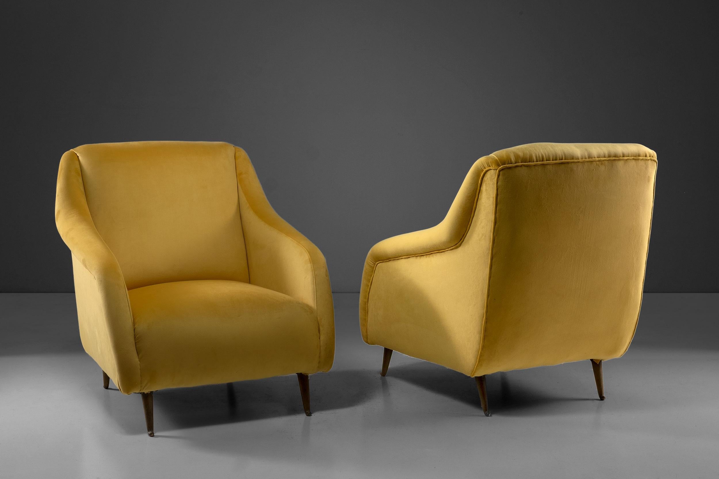 Milieu du XXe siècle Paire de fauteuils dans le style de Carlo De Carli Italian Design, circa 1950 en vente
