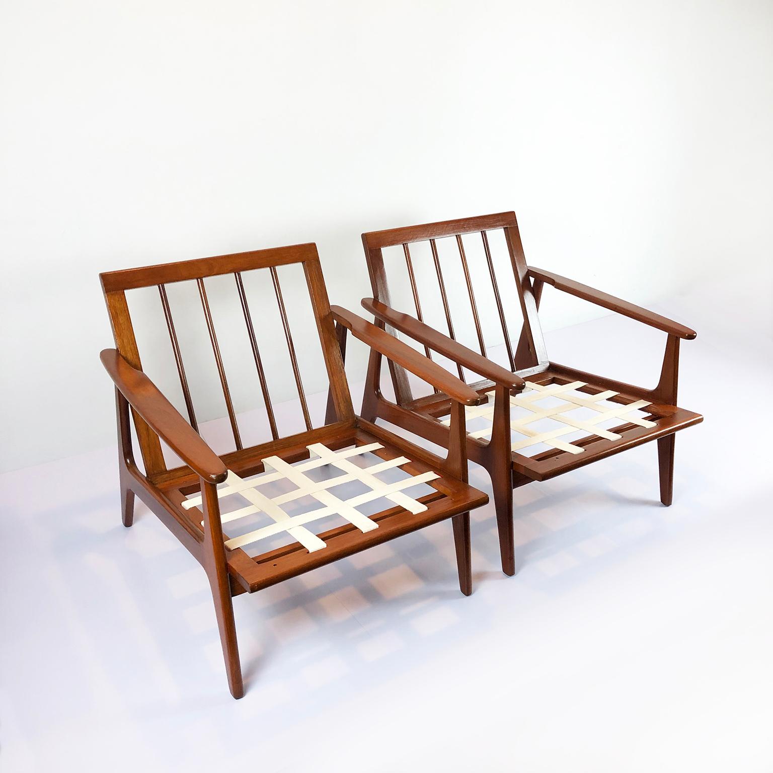 We offer these pair of armchairs in the style of Clara Porset, made in cedar wood and recently restored, circa 1950.