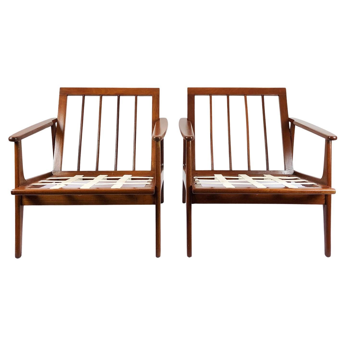 Paire de fauteuils dans le style de Clara Porset en vente