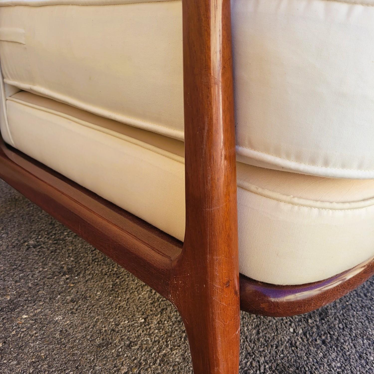 Coppia di poltrone nello stile di G Scapinelli, fine XX secolo in vendita 5