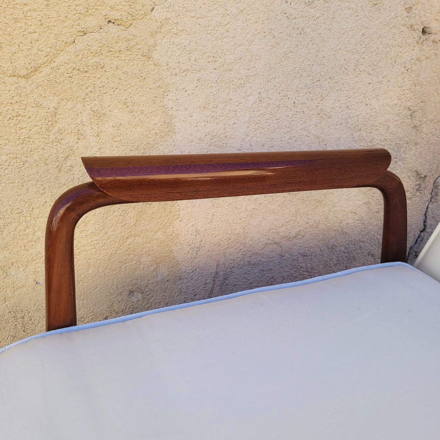 Coppia di poltrone nello stile di G Scapinelli, fine XX secolo in vendita 1