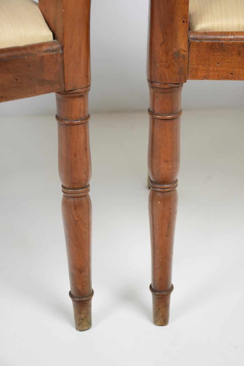 Paar Sessel aus Nussbaum, Carlo X. Toskana, Italien, um 1830 im Angebot 4