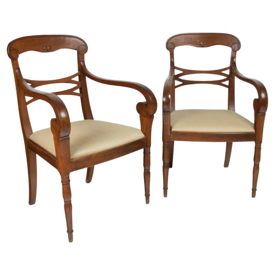 Pair of Armchairs in Walnut Carlo x Tuscany, Italy, circa 1830 For Sale