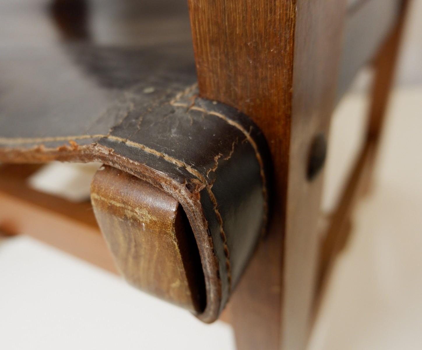 Mid-Century Modern Pair of Armchairs in Wood and Brown Leather