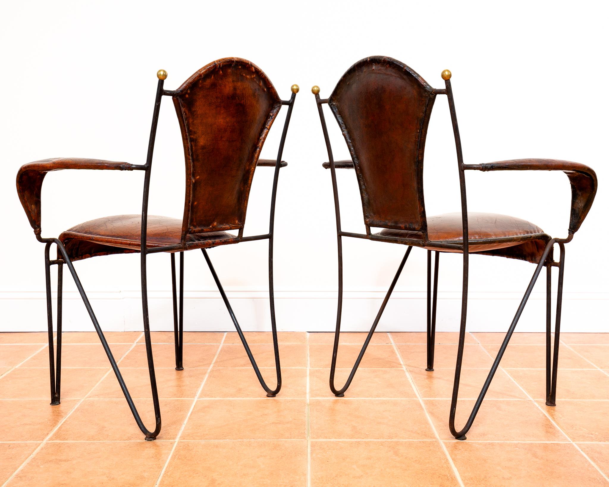 Paar Sessel aus Eisenleder und Messing, Kunsthandwerklicher Jacques Adnet, 1950er Jahre, Französisch MCM im Angebot 7