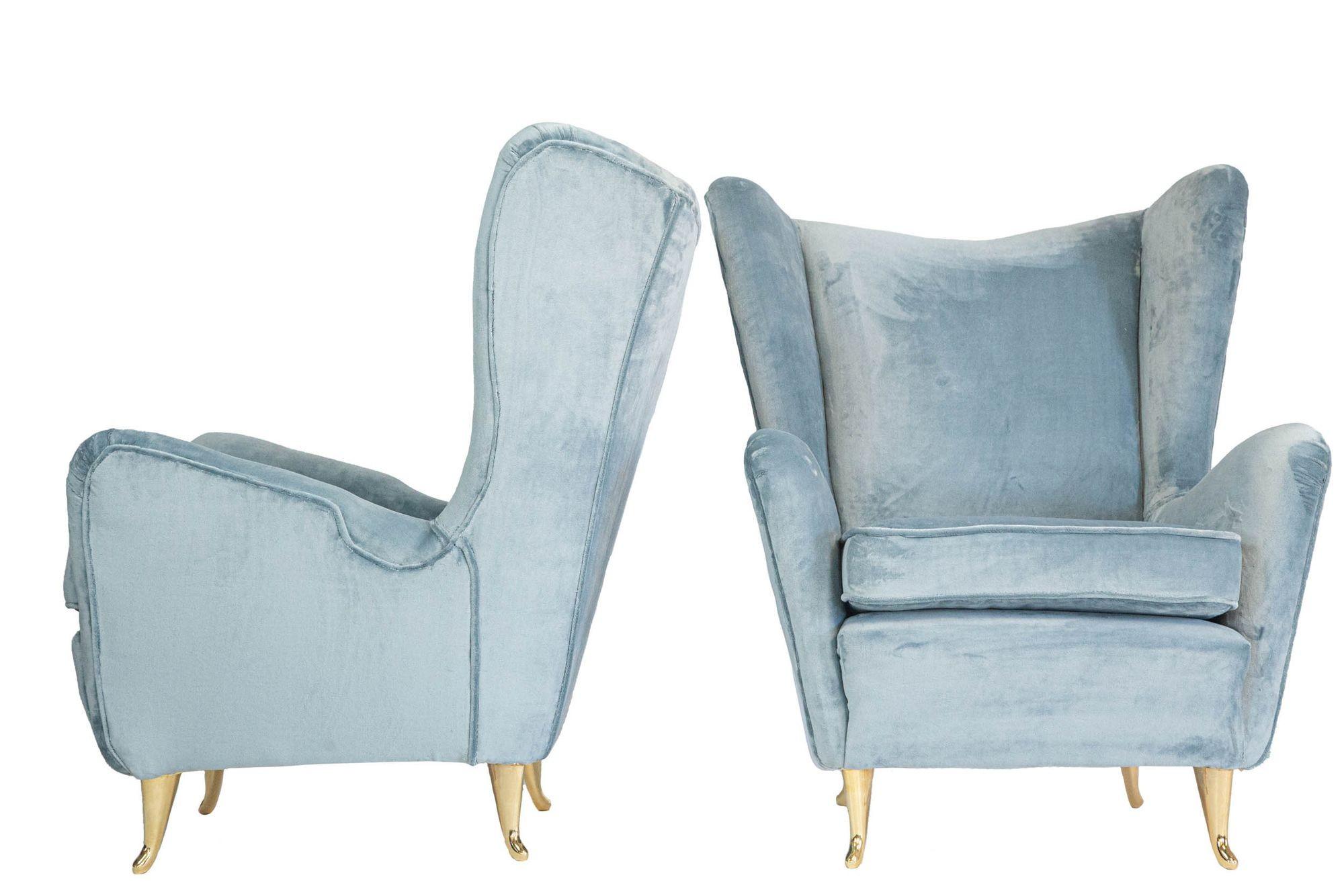 Pair of Armchairs ISA Bergamo in light blue velvet and original feet For Sale 10