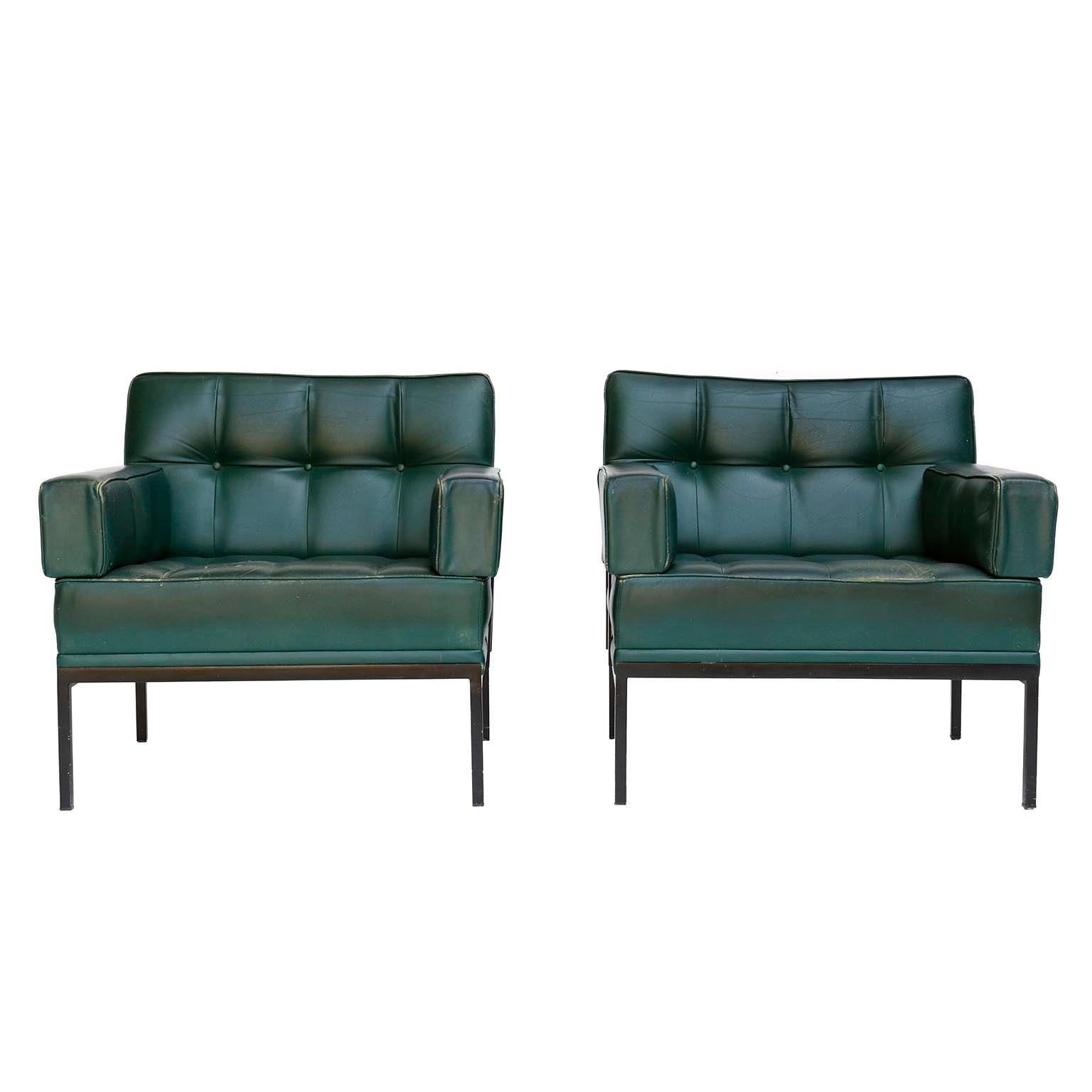 A pair of armchairs from the 'Constanze' (engl. Constance) series designed by Prof. Johannes Spalt for Wittmann, Austria, manufactured in midcentury, circa 1960.
Johannes Spalt designed the 'Constanze' series which includes sofas, chairs, and tables