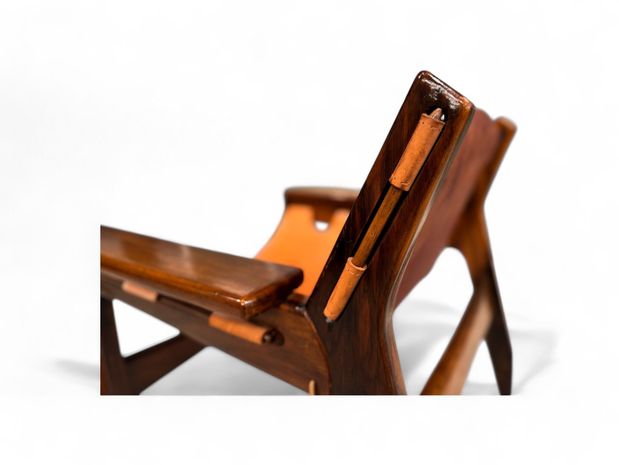 Paire de fauteuils Kilin en bois de feuillus et cuir de Sergio Rodrigues, vers 1960 en vente 6