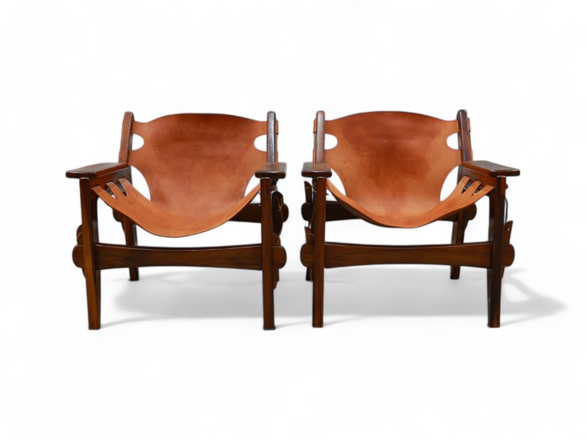 Designed by Sergio Rodrigues (1927-2014) in 1973 and produced by Oca, the Kilin armchair is composed of two sides and two cross pieces of Brazilian Rosewood, known as Jacaranda, with the back and seat made from a unique piece of leather.

The bold