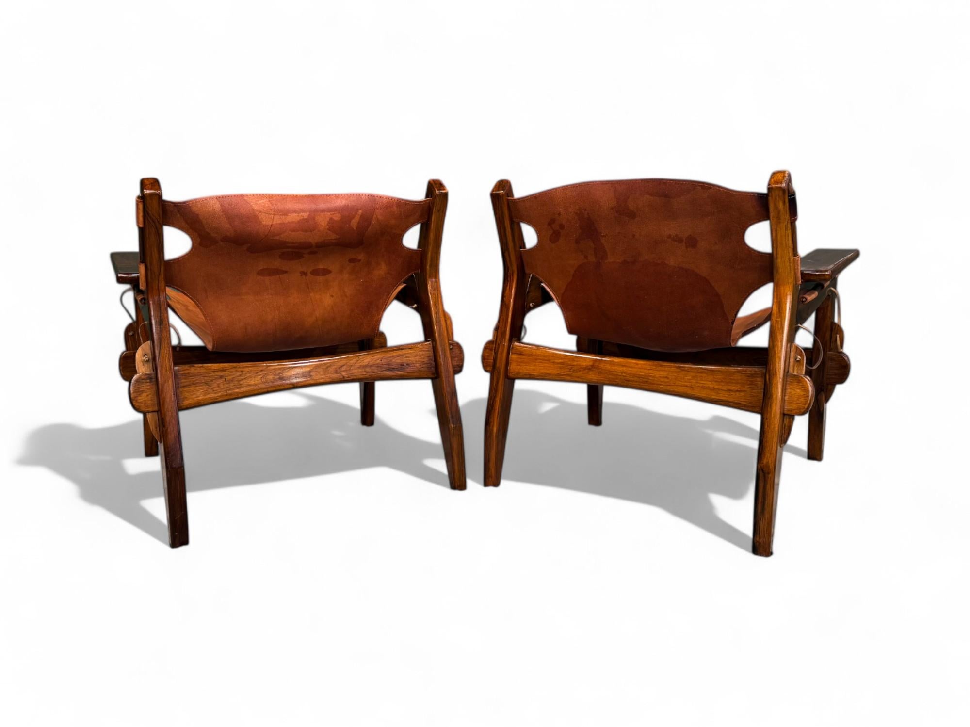 Cuir Paire de fauteuils Kilin en bois de feuillus et cuir de Sergio Rodrigues, vers 1960 en vente