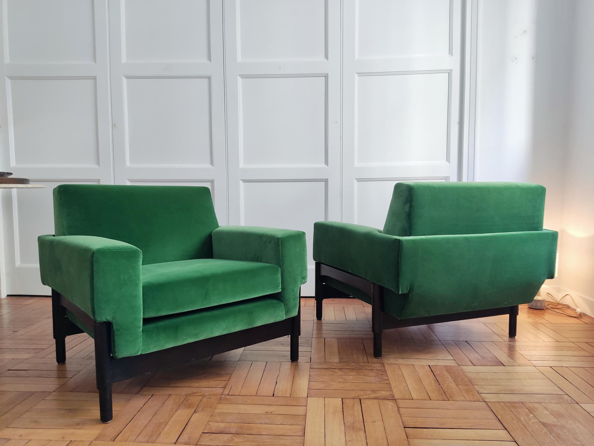 Mid-Century Modern Pair of armchairs 