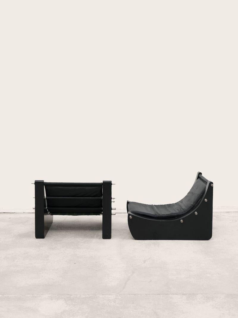 Pair of Armchairs Lacquered Wood, Chromed Metal Black Leather Mid-Century modern For Sale 13