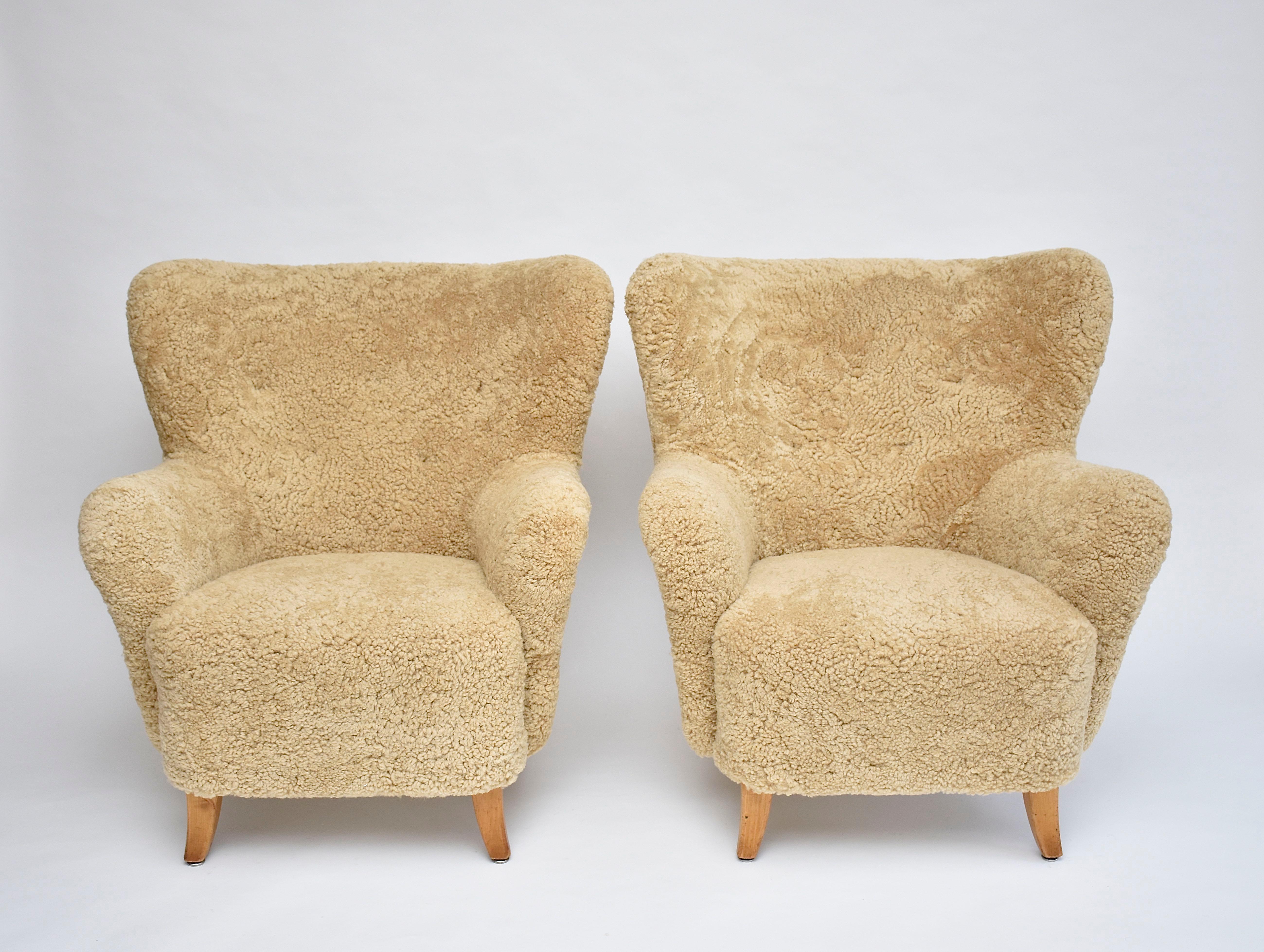 Pair of armchairs 'Laila' in honey sheepskin by Ilmari Lappalainen for Asko 1948 For Sale 1