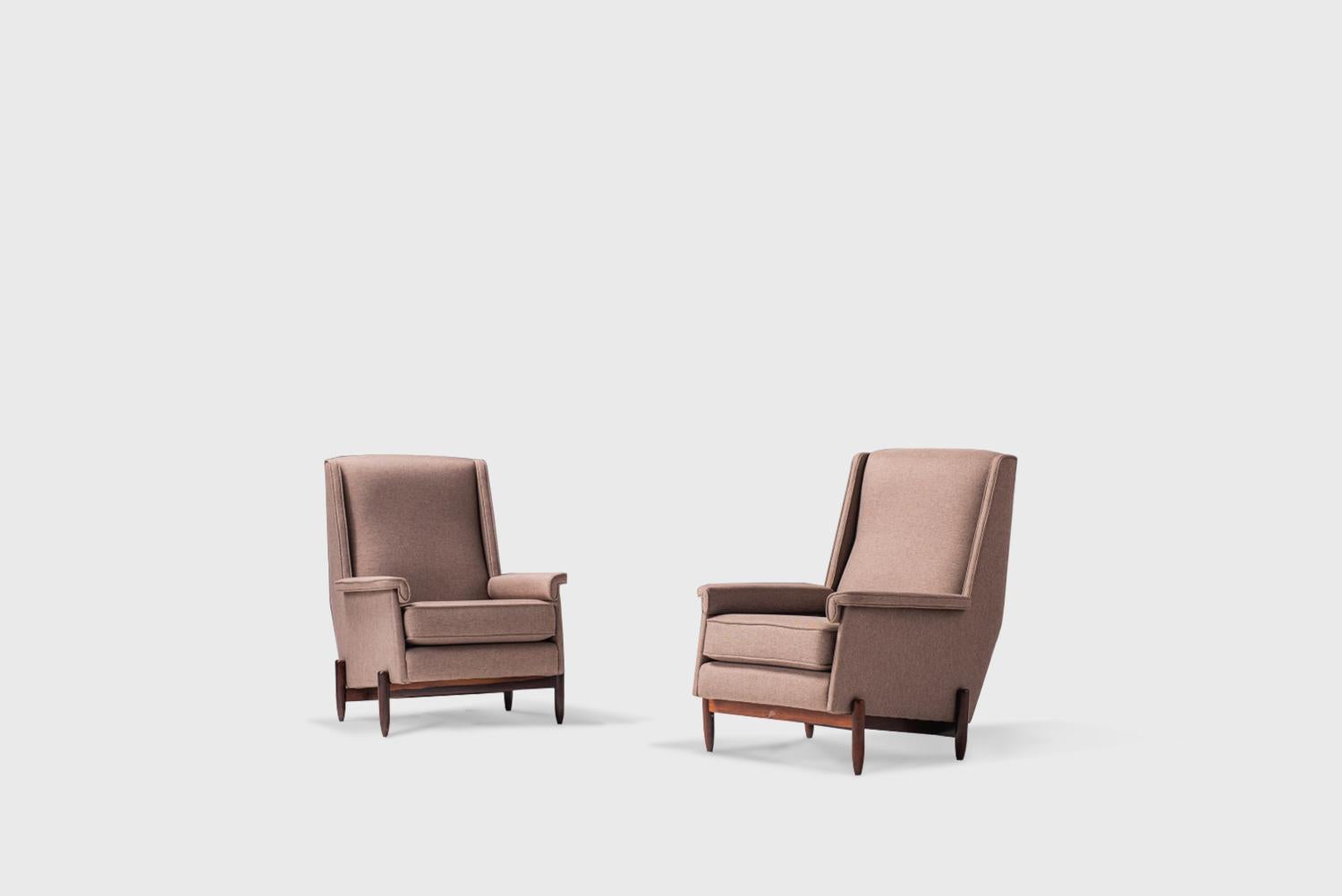 Milieu du XXe siècle Paire de fauteuils fabriqués par Móveis Cantu en vente