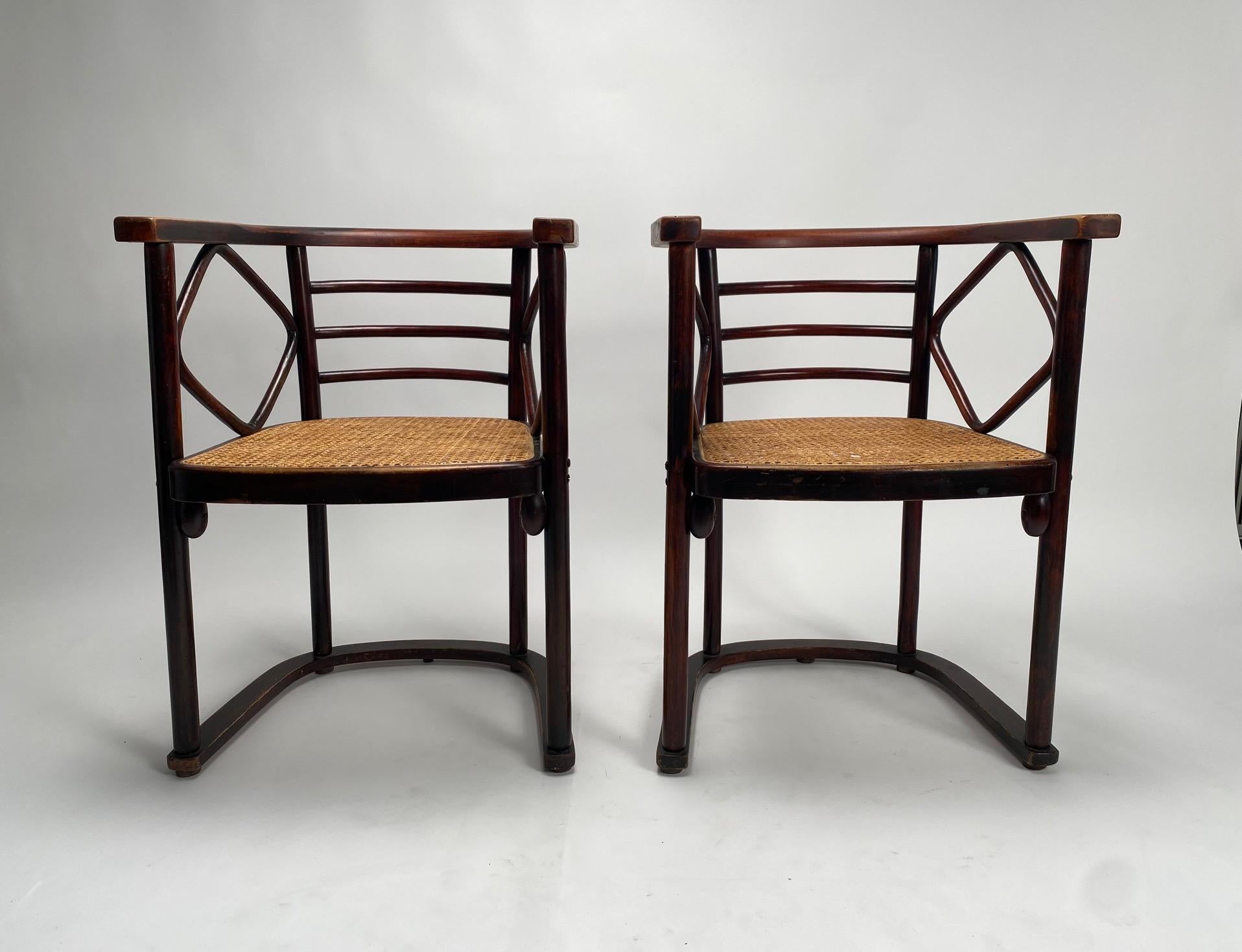 Vienna Secession Pair of armchairs mod. Fledermaus, Josef Hoffmann for Thonet, 1910s For Sale
