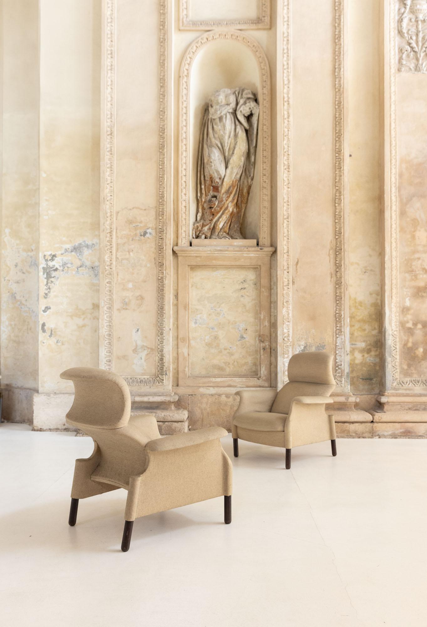 Pair of armchairs mod. San Luca designed by Achille & Piergiacomo Castiglioni for Gavina, original structure and fabric. 

Sanluca is the first fruit of a deep collaboration and friendship between Dino Gavina and Pier Giacomo Castiglioni, defined by