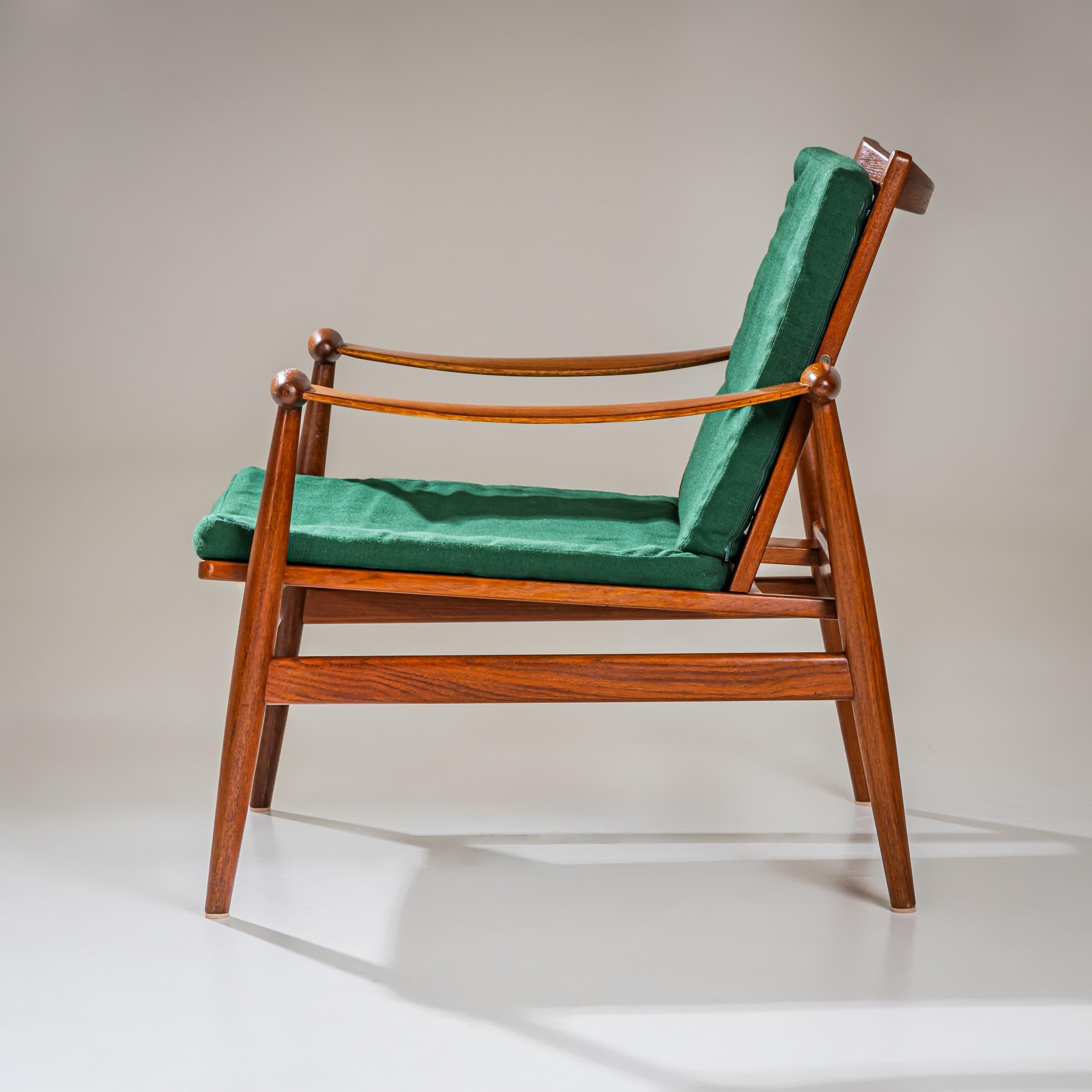 Fabric Pair of Armchairs, Model 133 by Finn Juhl for France & Son, Denmark For Sale
