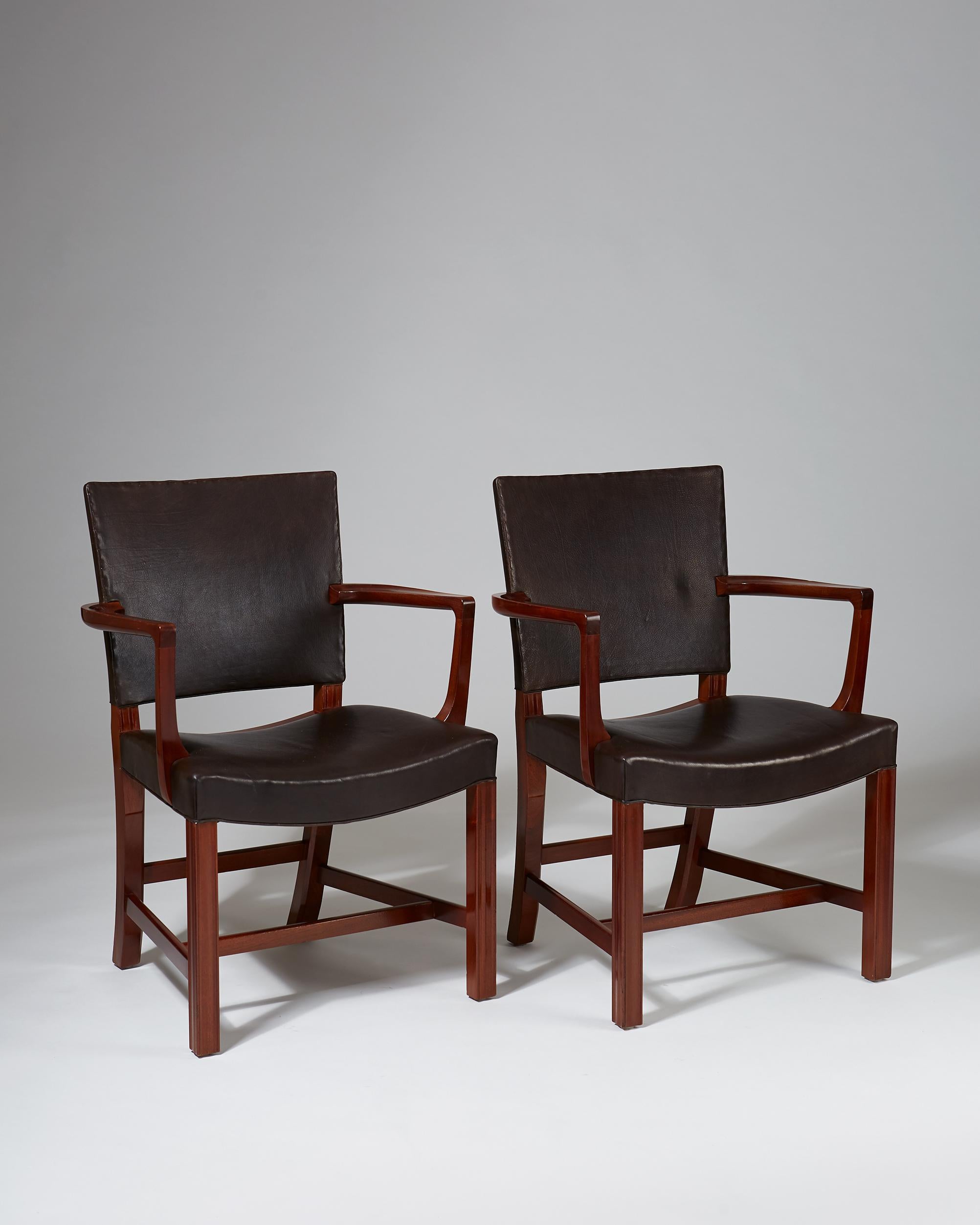 Scandinave moderne Paire de fauteuils modèle 3758 conçus par Kaare Klint pour Rud. M. Rasmussen en vente