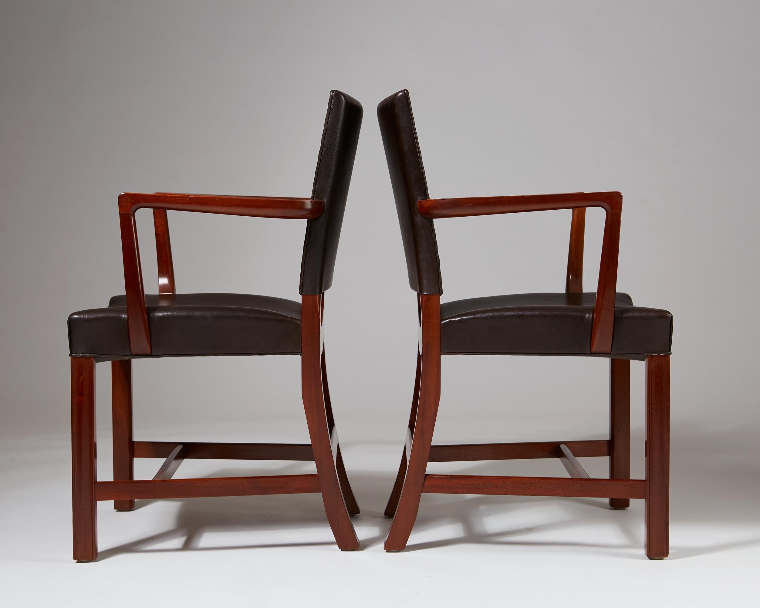 Paire de fauteuils modèle 3758 conçus par Kaare Klint pour Rud. M. Rasmussen Excellent état - En vente à Stockholm, SE