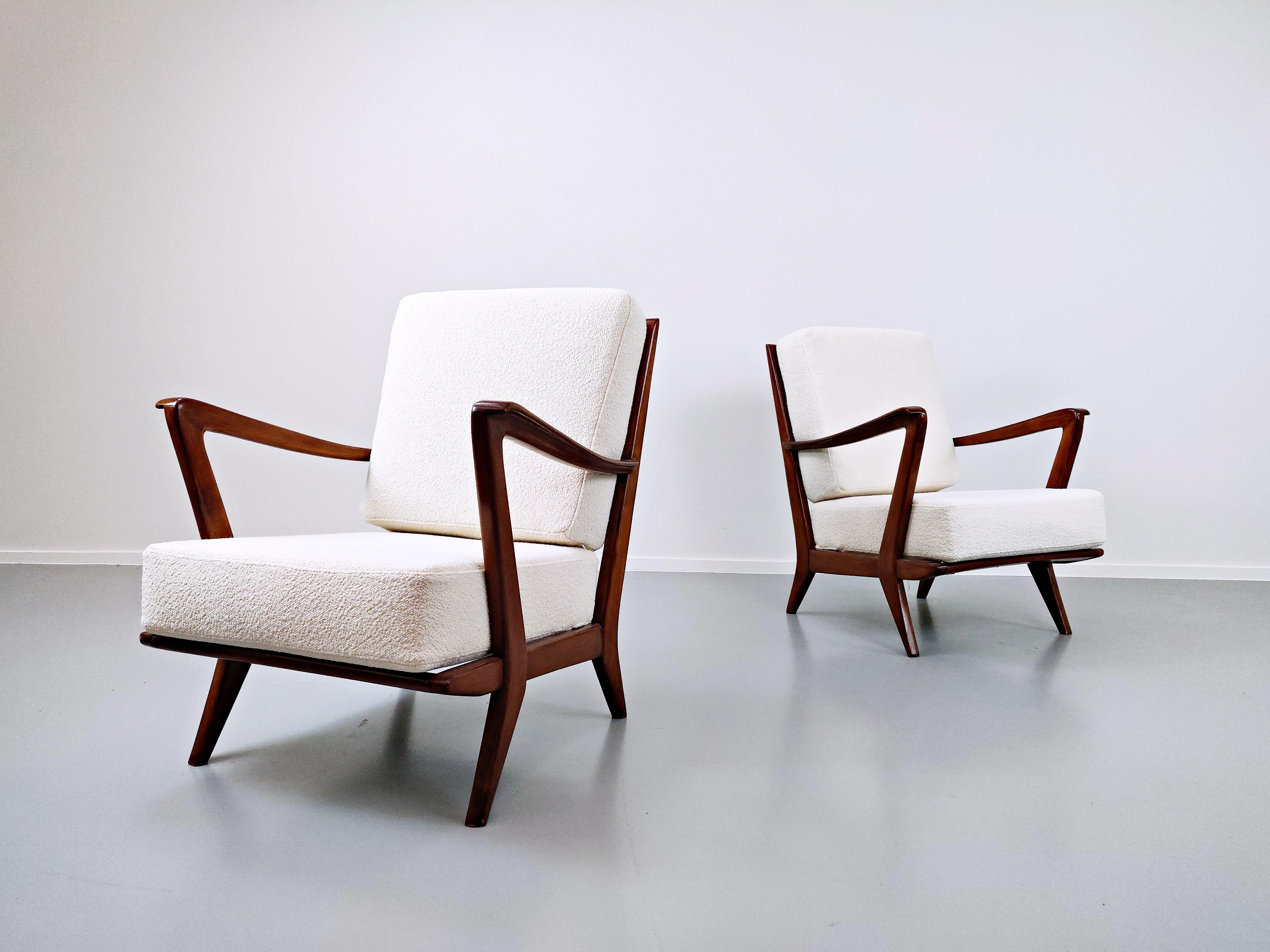 Wood Pair of Mid-Century Modern Armchairs Model 516 by Gio Ponti for Cassina, 1950s