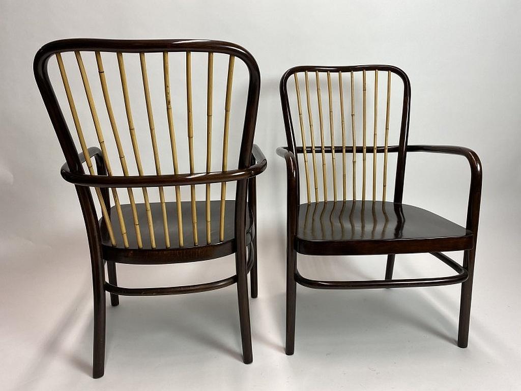 Paar Sessel Modell A413F von Josef Frank für Thonet-Mundus mit Bambusrückenlehne. Professionell gebeizt und neu poliert.