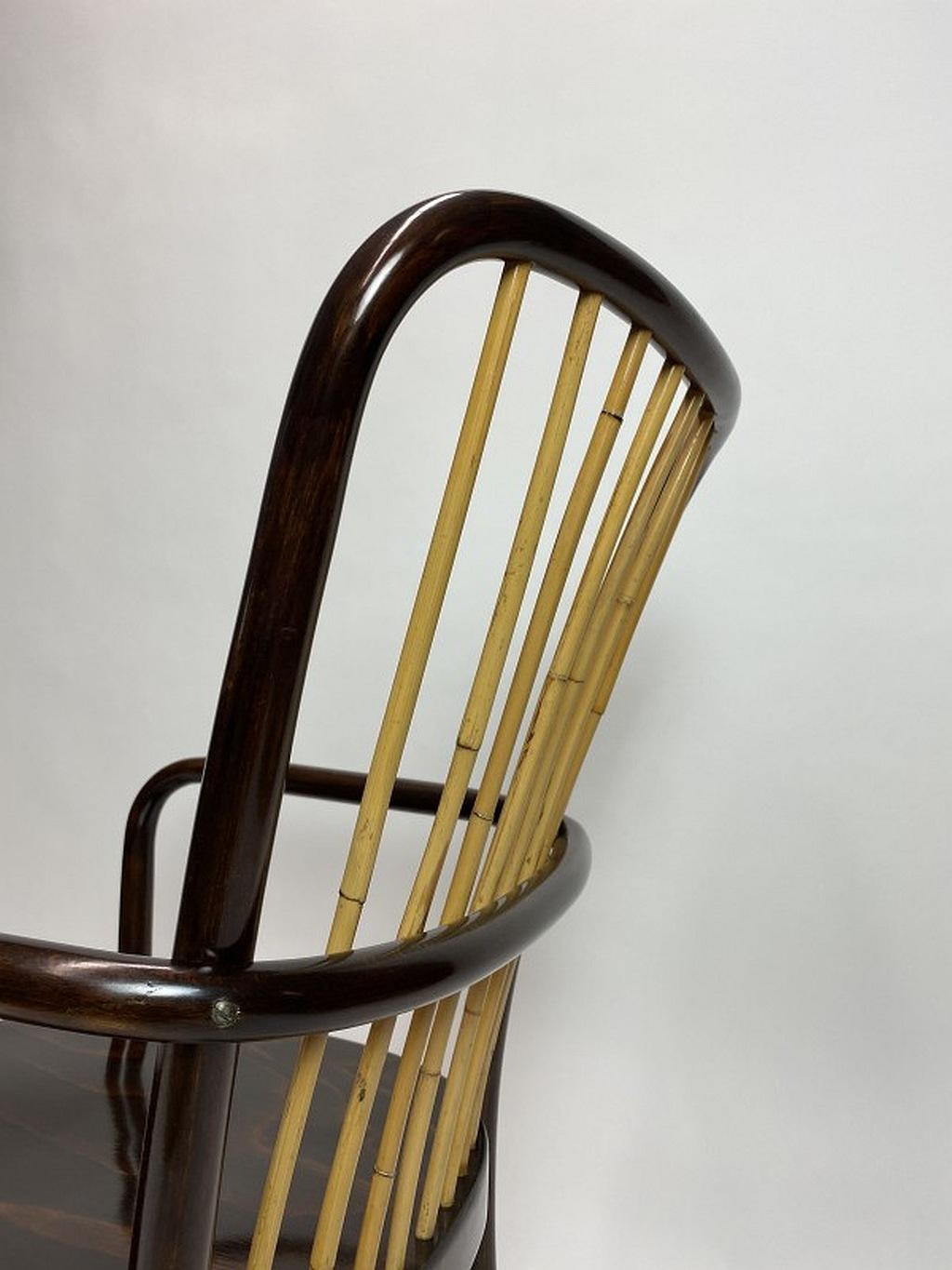 Ein Paar Sessel Modell A413F von Josef Frank für Thonet-Mundus (Mitte des 20. Jahrhunderts) im Angebot