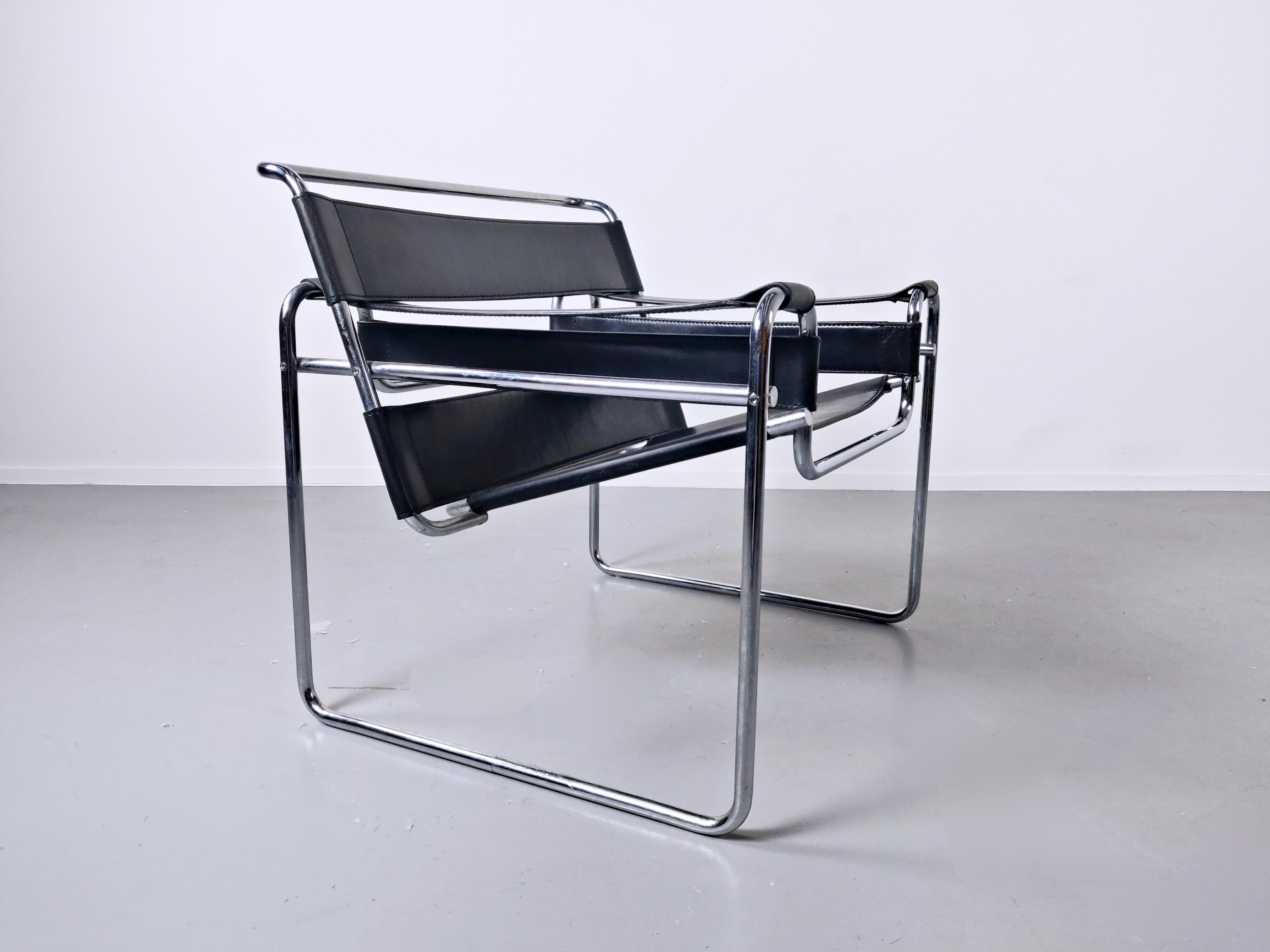 20th Century Pair of Mid-Century Modern Armchairs Model Wassily by Marcel Breuer